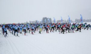 Sciatori in gara per la Dobbiaco Cortina Granfondo